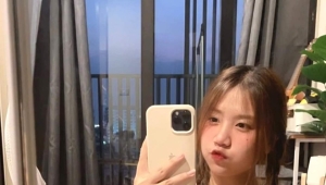 当年在公寓里她一个人在房间都在干嘛