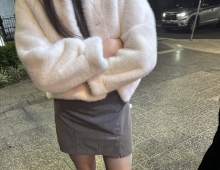 某中介非要现金交易带美女下楼取钱