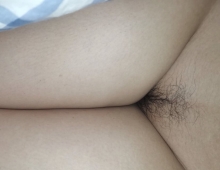 她允许我拍一张她的下面