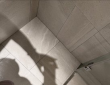 诱导她在浴室里拍自己