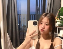 当年在公寓里她一个人在房间都在干嘛