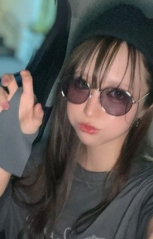 阿德夜店认识的小妹妹