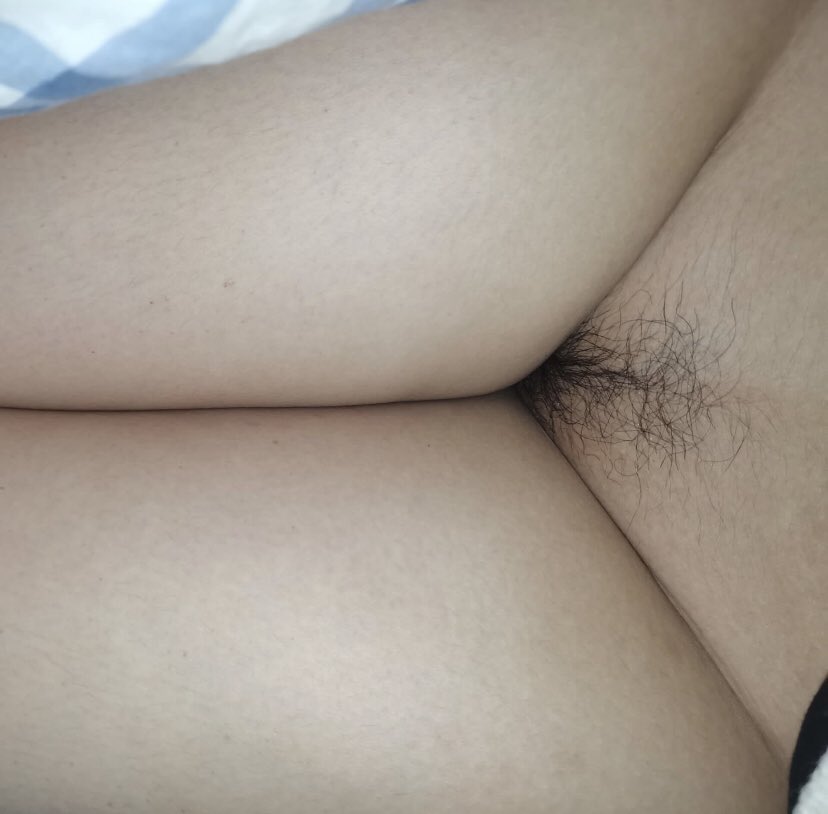 她允许我拍一张她的下面